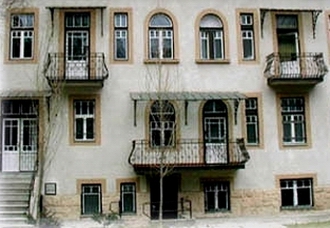 MajVzCs1