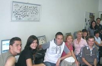 ZurFiFU7
